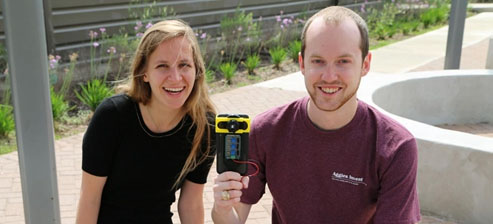 大学生用3D打印开发低成本耳镜预防听力损伤